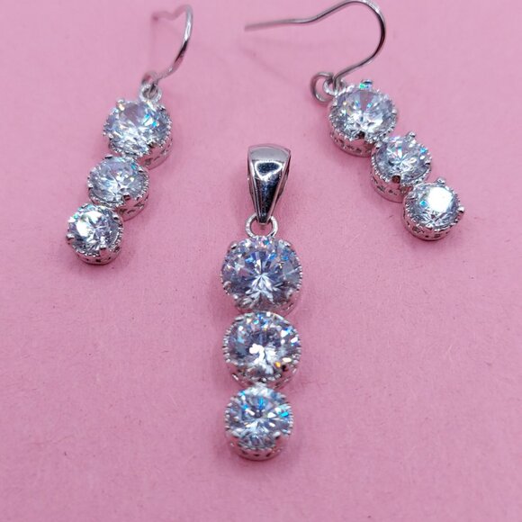 Crystal Dangle Earrings & Pendant Set - Picture 3 of 6